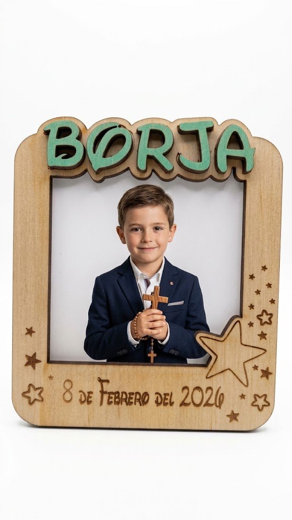 Marco imán de madera con nombre en relieve